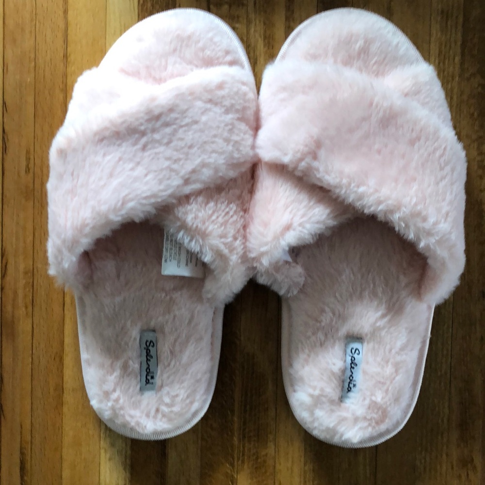 Pink Splendid furry slippers